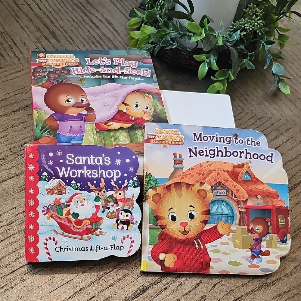 Kids Book Bundle Daniel Tiger And Santa's Workshop